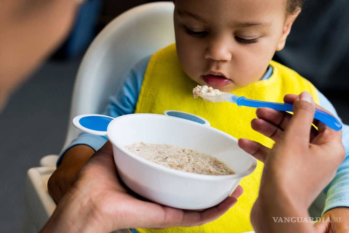 OMS recomienda prohibir exceso de azúcar en alimentos para bebés