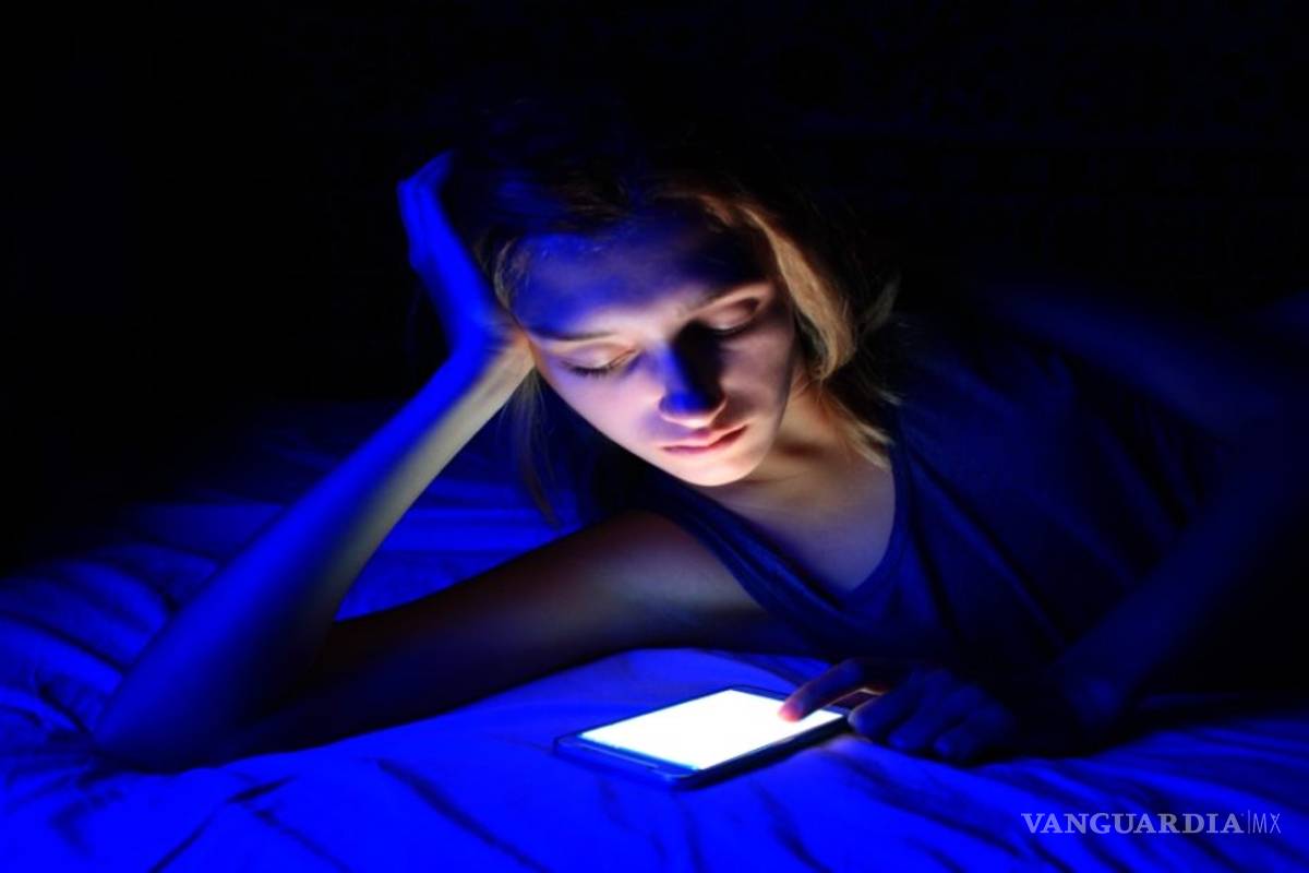 Alerta oftalmólogo: luz azul es peligrosa