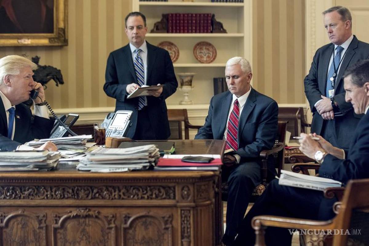 Casa Blanca rechaza disculpas de Bannon por participar en libro sobre Trump