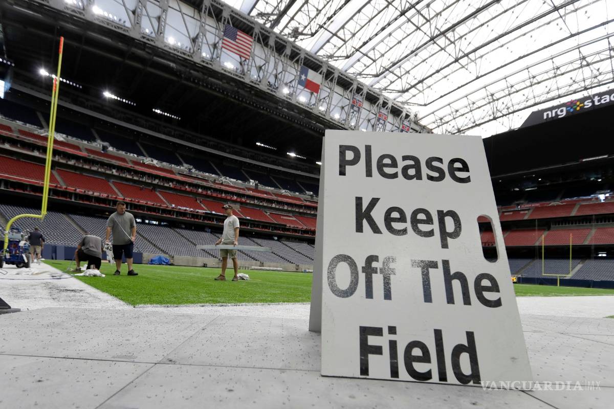 Comienzan los preparativos para el Super Bowl LI en el NRG Stadium de Houston