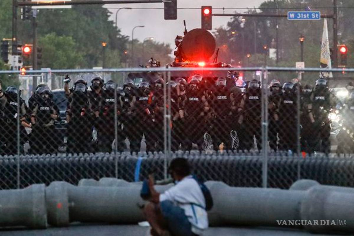 Policías de Minneapolis renuncian; se quejan de falta de apoyo