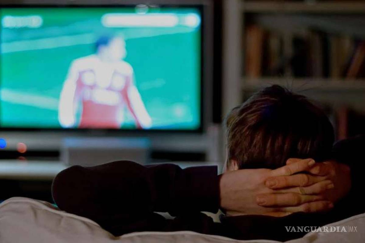 Tres horas al día de ‘sofá y tele’ pueden dañar la capacidad intelectual