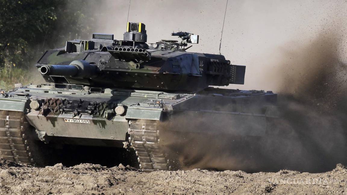 Libera Alemania los vehículos blindados Leopard 2 para combatir en Ucrania