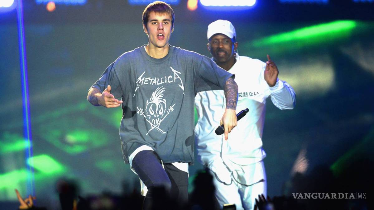 Justin Bieber golpea a fan en Barcelona