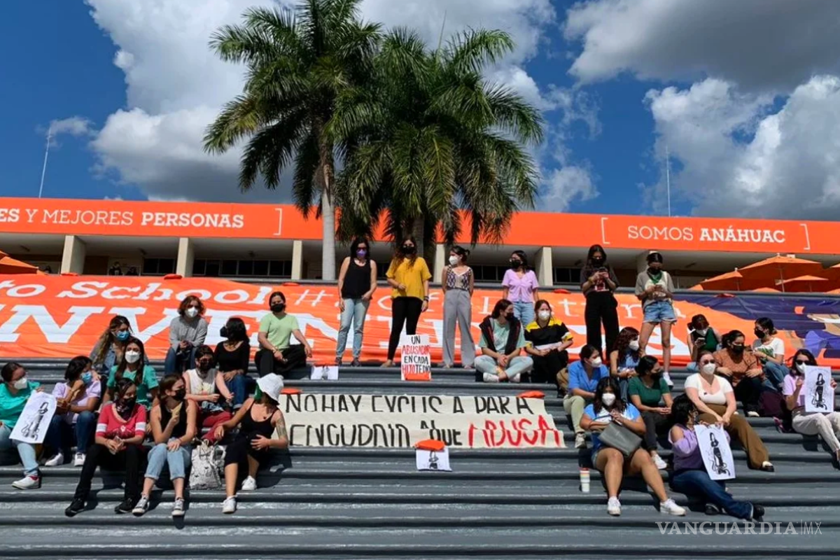 Estudiantes de la Universidad Mayab protestan tras difusión de imágenes íntimas