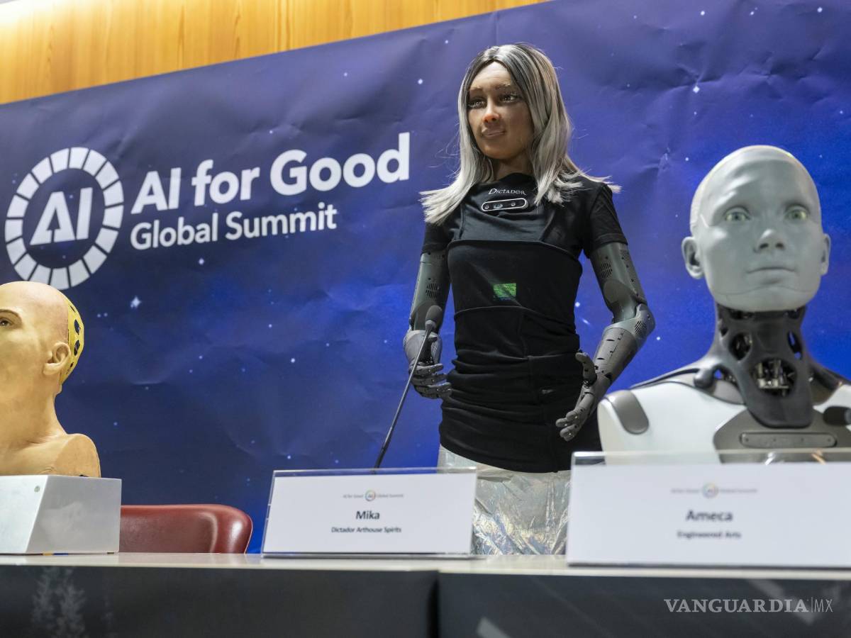 $!Robots en una conferencia de prensa de la cumbre mundial ‘AI for Good’ de la Unión Internacional de Telecomunicaciones (UIT) en Ginebra, Suiza.