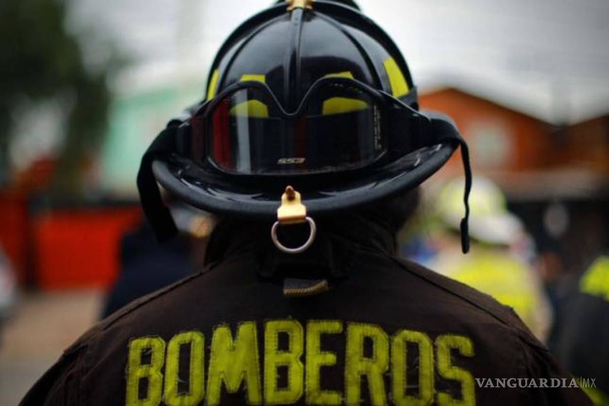 Reaniman bomberos a menor de siete días, en Saltillo