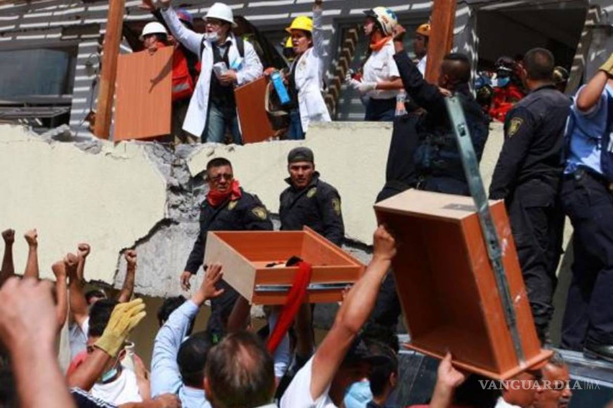 A punto de rescatar con vida a niña en escuela Enrique Rébsamen