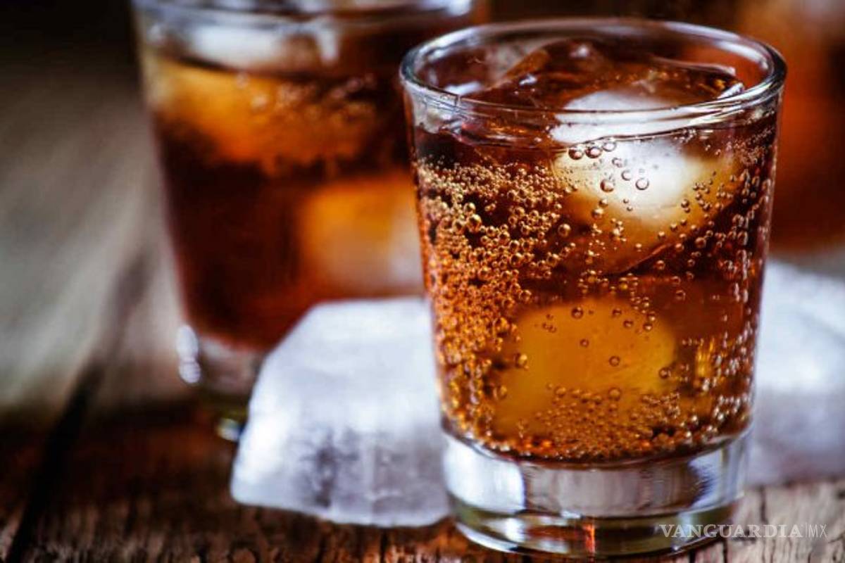 Propone Morena en el Senado aumentar 400% impuesto a refrescos