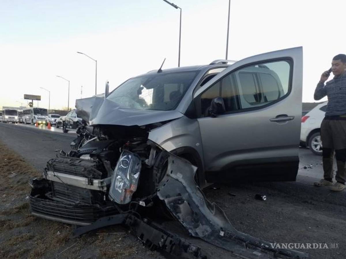 $!El accidente afectó la circulación de la mencionada vía por más de una hora sobre los carriles de norte a sur.