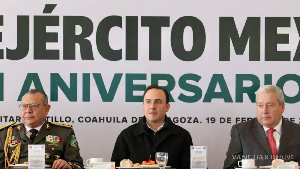 Alcalde de Saltillo reconoce labor del Ejército Mexicano en el 111 Aniversario
