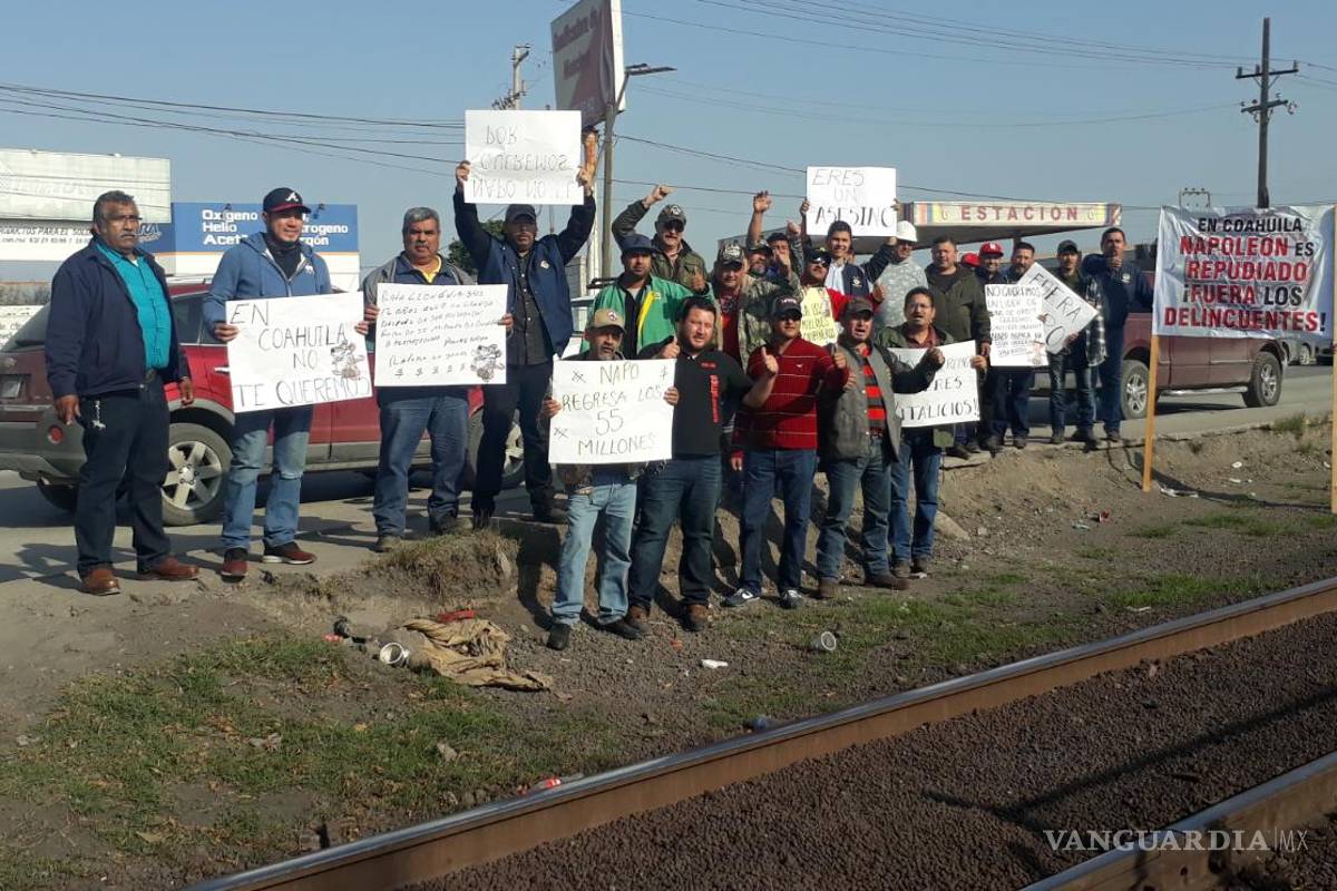 Obreros de AHMSA se manifiestan en contra de Napoleón Gómez Urrutia