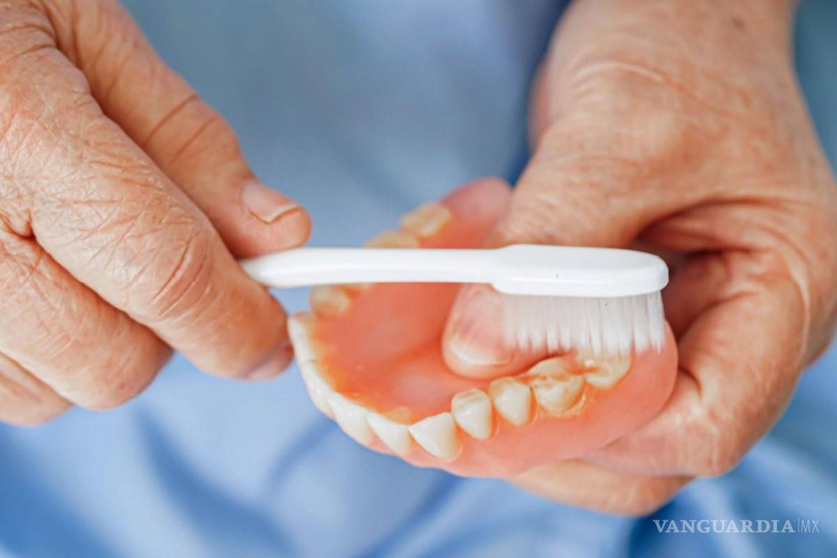 Coahuila: El olvido de la salud bucal, realidad que apaga las sonrisas de nuestros abuelos