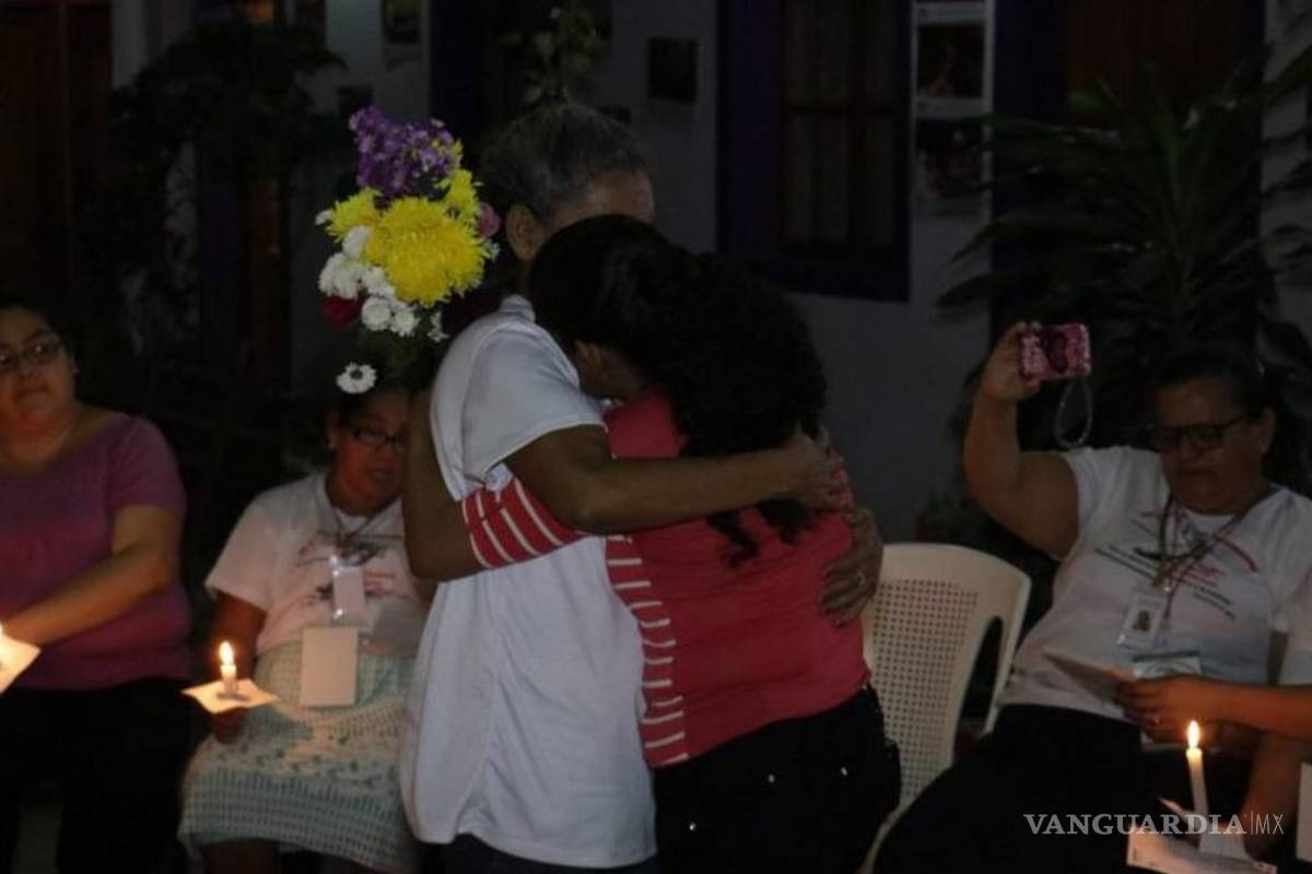 $!Gracias a redes sociales madre de caravana migrante se reencuentra con su hija, tras 14 años de no verla