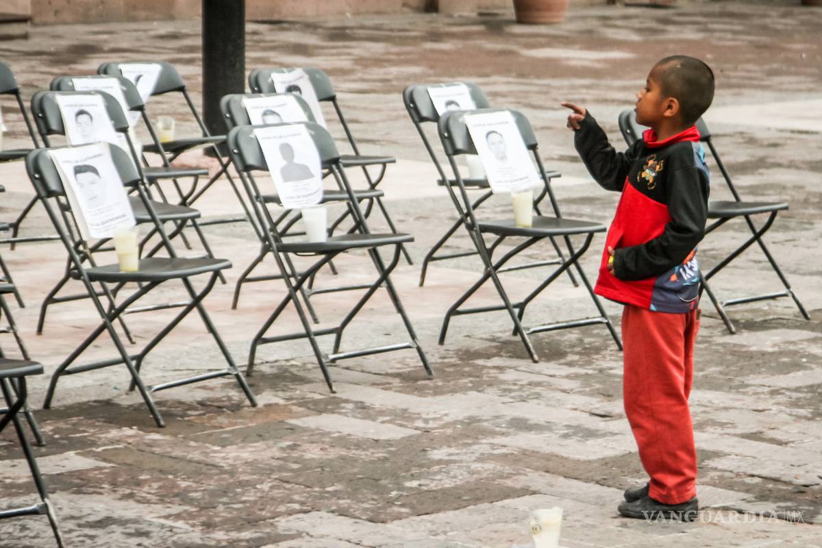 $!Saltillo marcha una vez más para recordar la desaparición de los 43 estudiantes