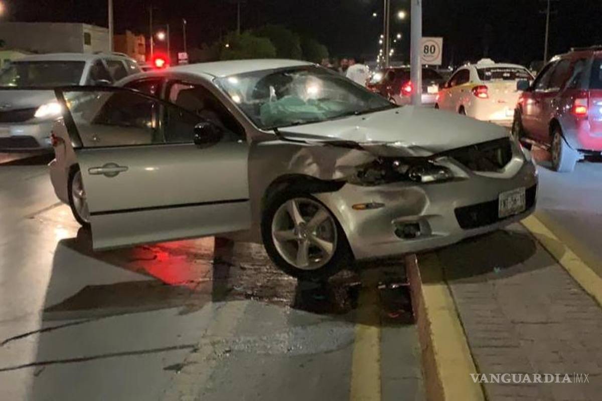 $!Distracción de conductor provoca accidente en la colonia Satélite Sur de Saltillo