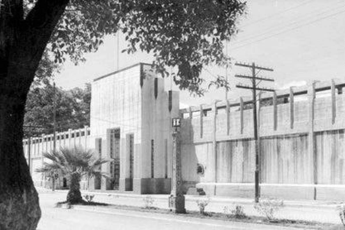 $!Así lucía la fachada del Estadio Saltillo, ubicado frente al lago de la Alameda.