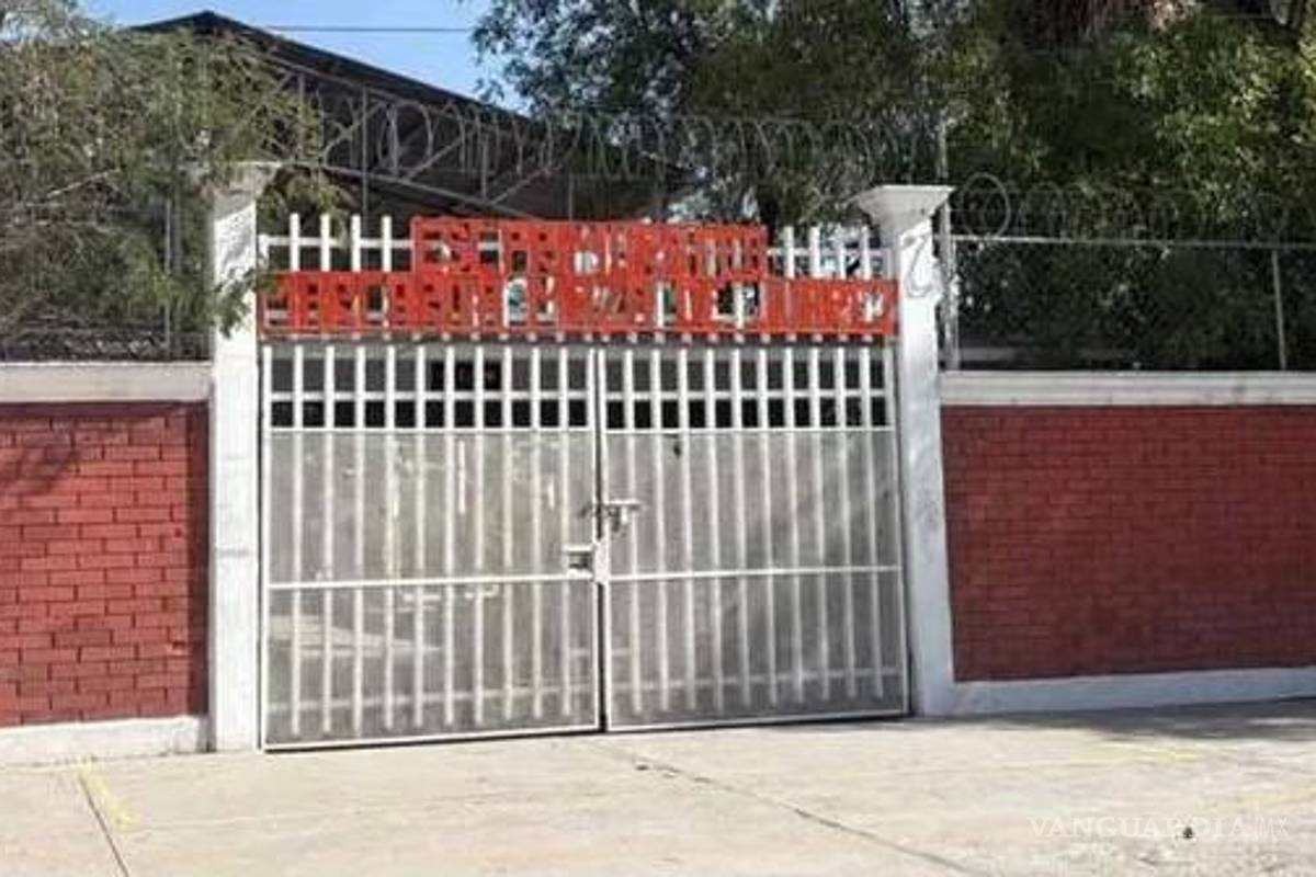 Suspende clases escuela en Torreón después de que un menor amenazara a compañeros con un cuchillo