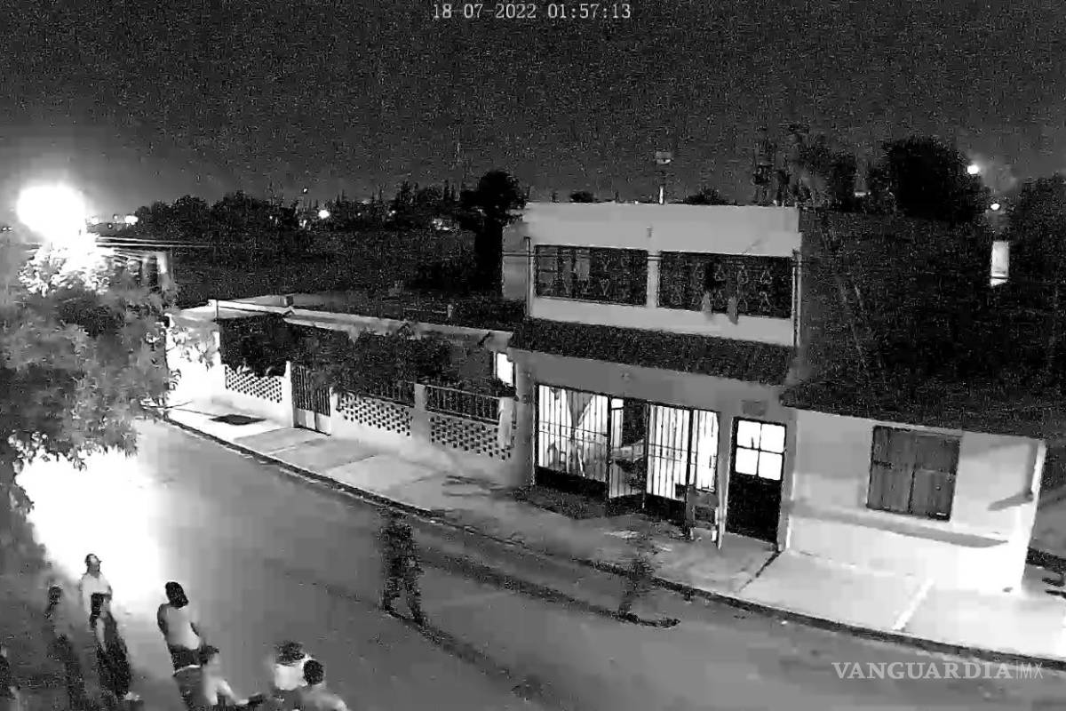 Evitan policías de Saltillo que joven se aviente de un techo; padecía depresión