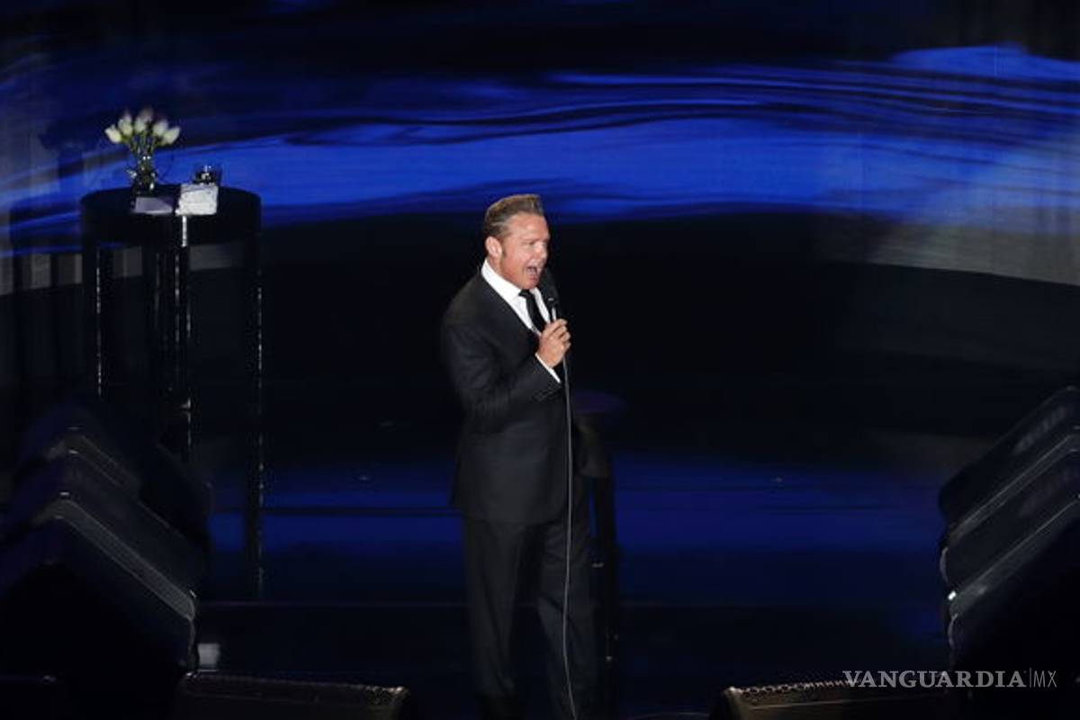 Vuelve ‘el Sol’ al Auditorio Nacional y sus fans no caben de la emoción