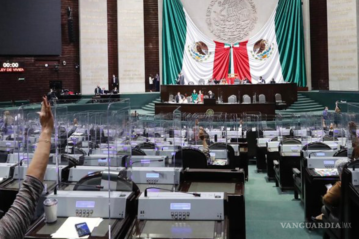Rechazan 16 diputados priistas contenido de reforma eléctrica