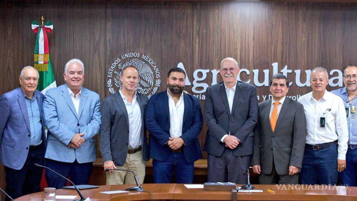 Acuerdan Sader y asociaciones de jitomate plan integral contra aranceles de Donald Trump