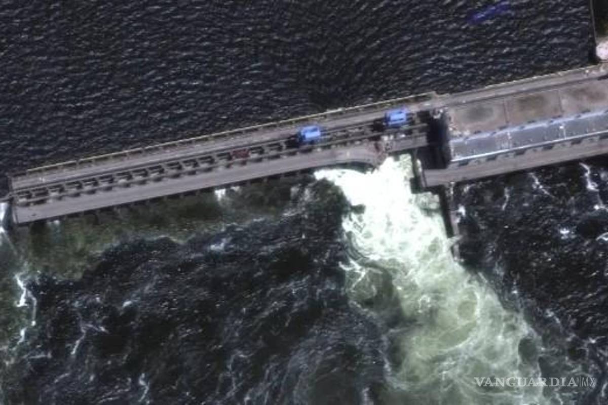 Ucrania afirma que el Gobierno de Putin voló una presa importante, que provocó evacuaciones masivas