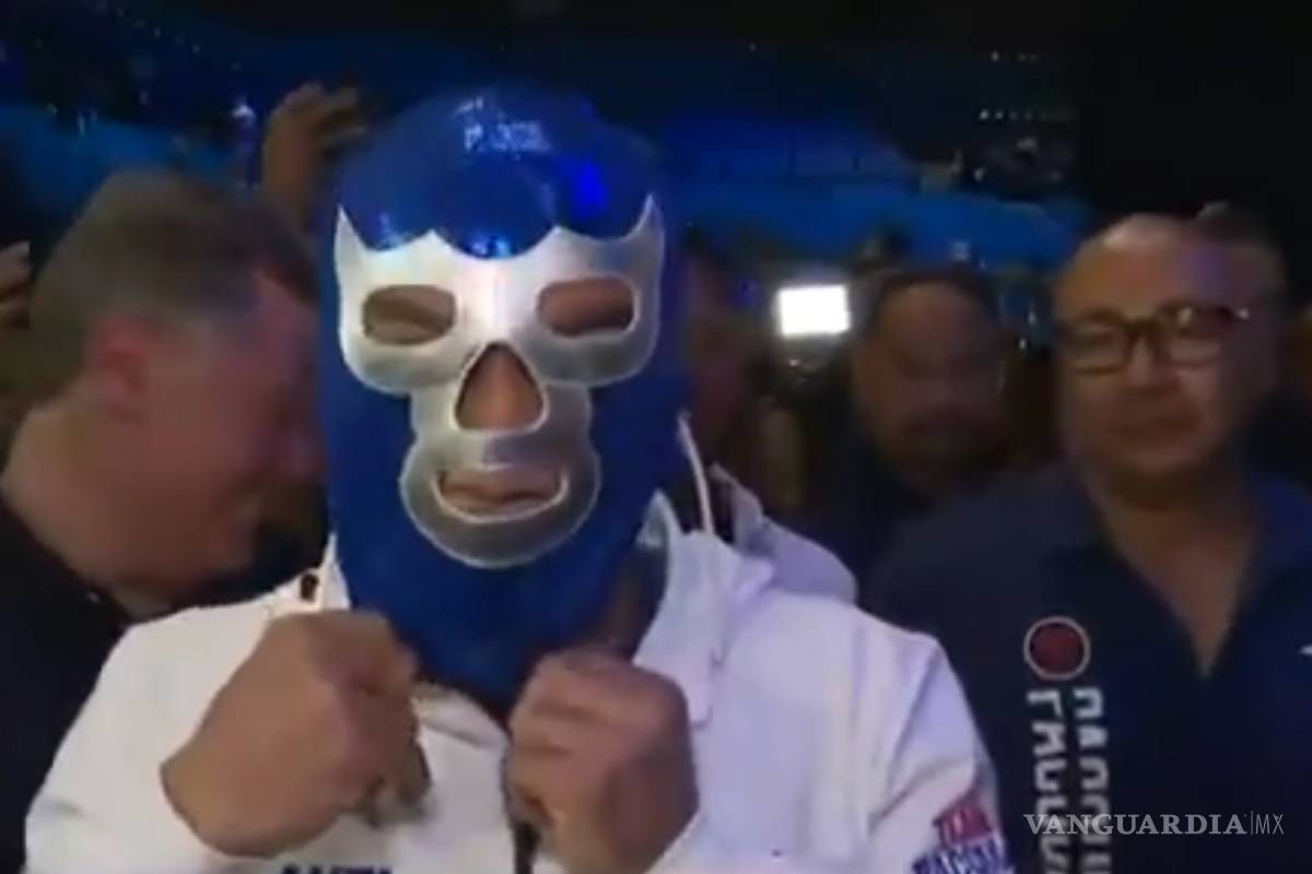 Pacquiao se pone la máscara de Blue Demon Jr. y está listo para su regreso al cuadrilátero
