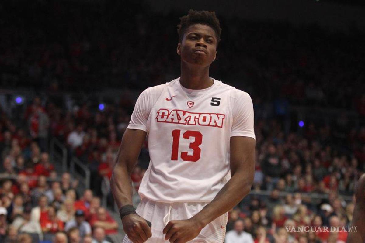 Antetokounmpo jugará en los Lakers a lado de LeBron James