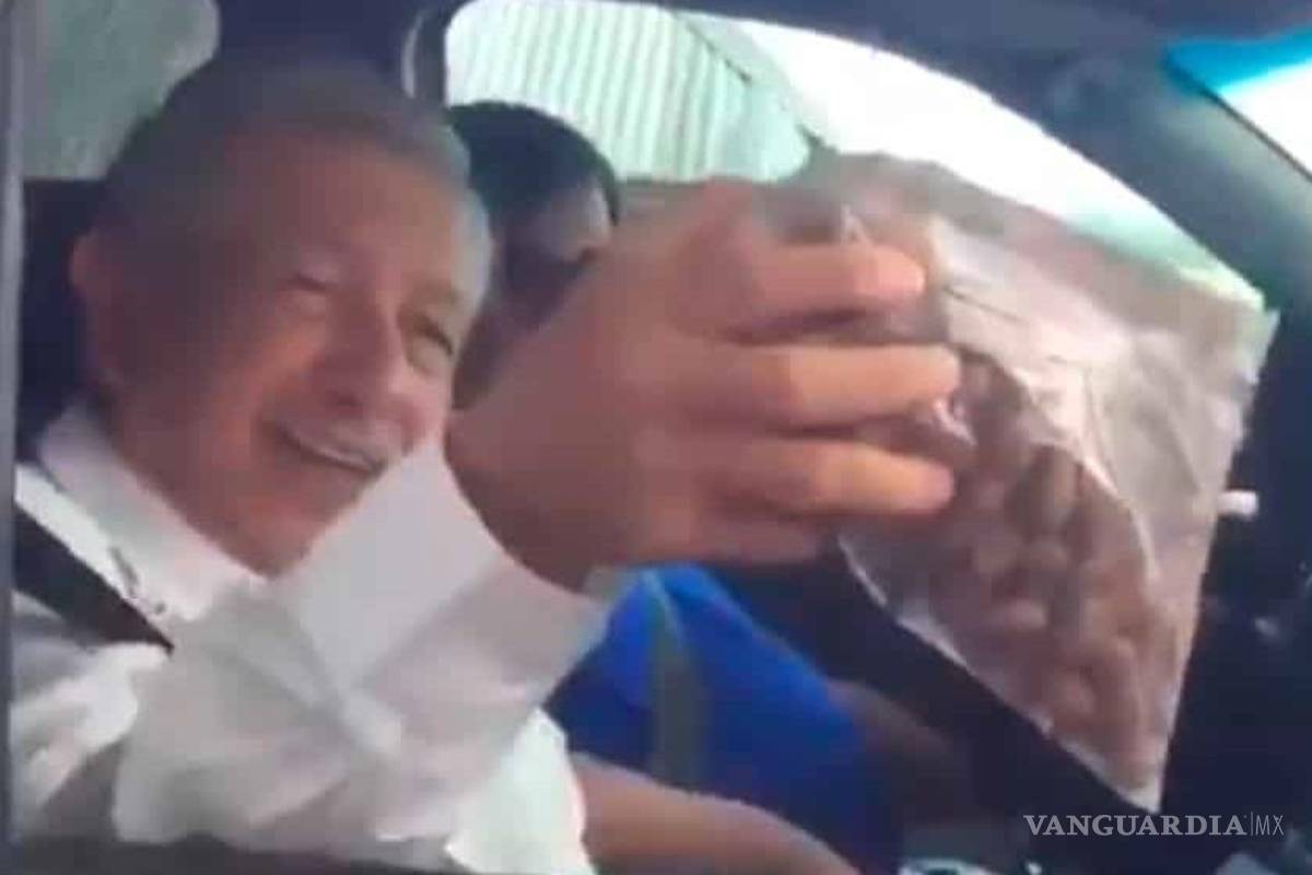 &quot;Presidente, queremos seguridad&quot;, le dicen a AMLO; &quot;Ah, mis cacahuates&quot;, contesta