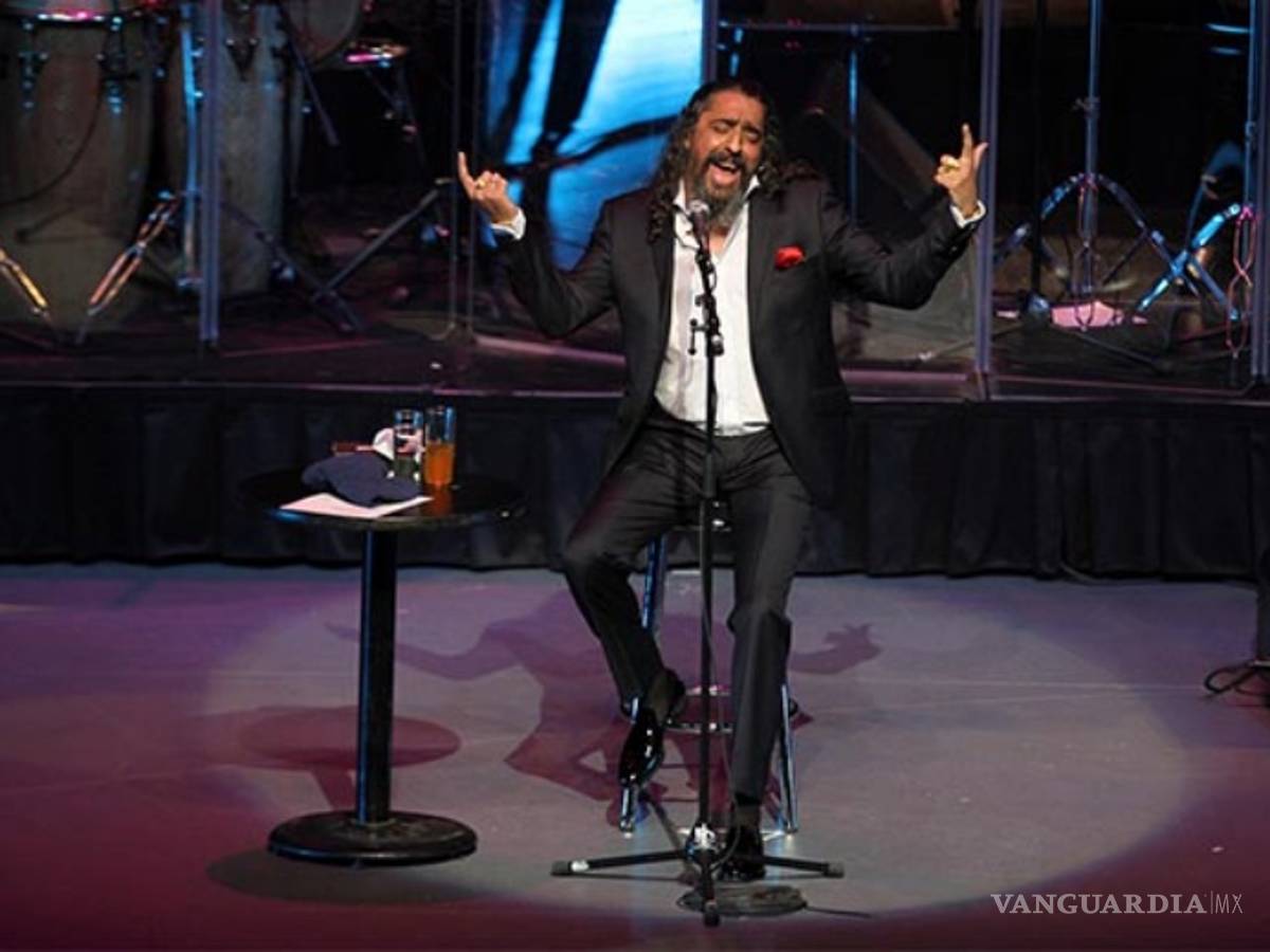 $!Convierte Diego “El Cigala” el Auditorio Nacional en un enorme salón de salsa