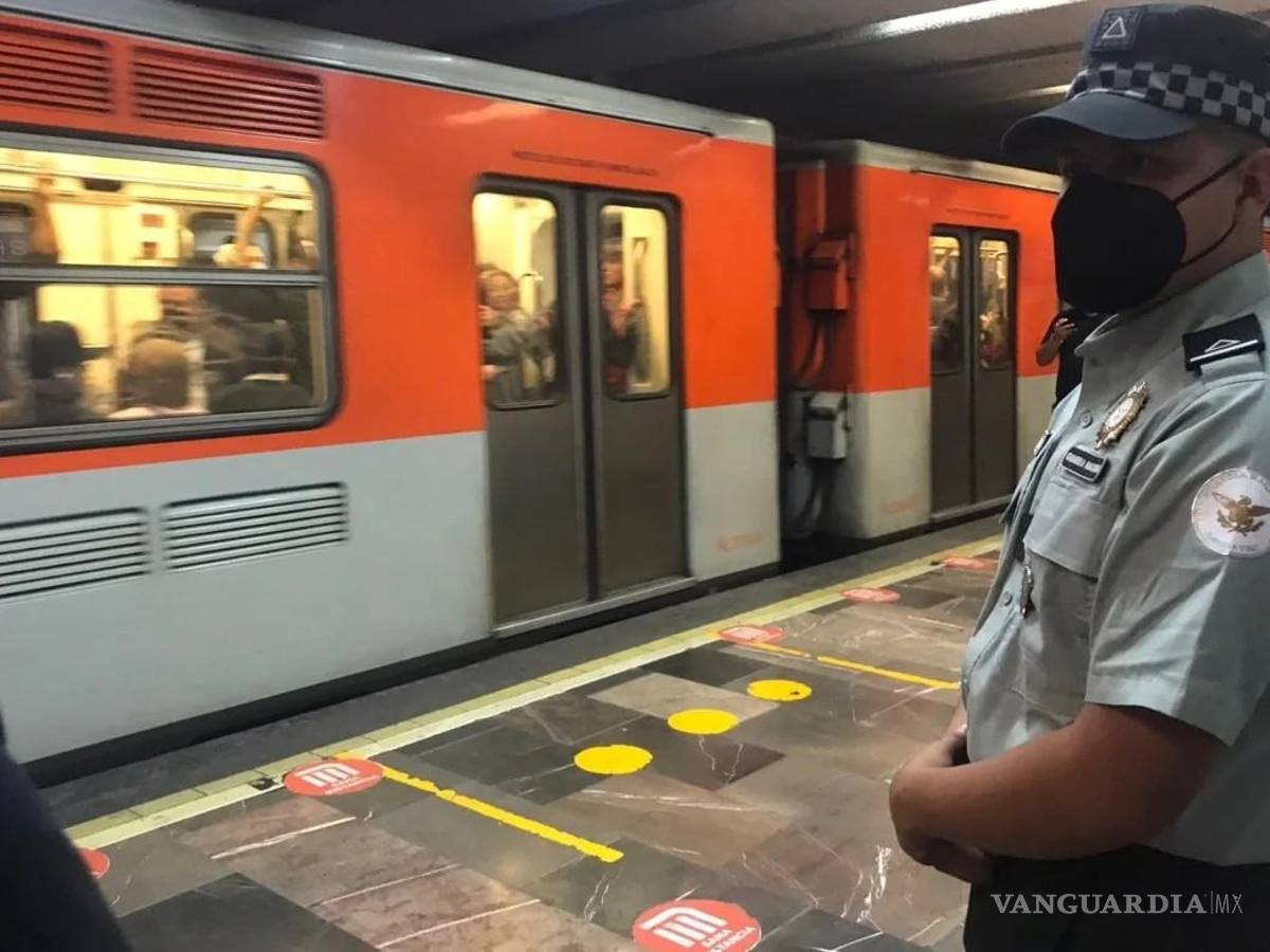 $!La Guardia Nacional está llevando labores de vigilancia en las estaciones del metro en CDMX