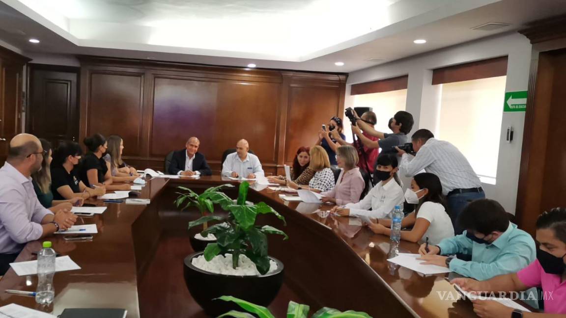 Paga Municipio de Monclova maestría de 100 mil pesos a 20 funcionarios en la UAdeC
