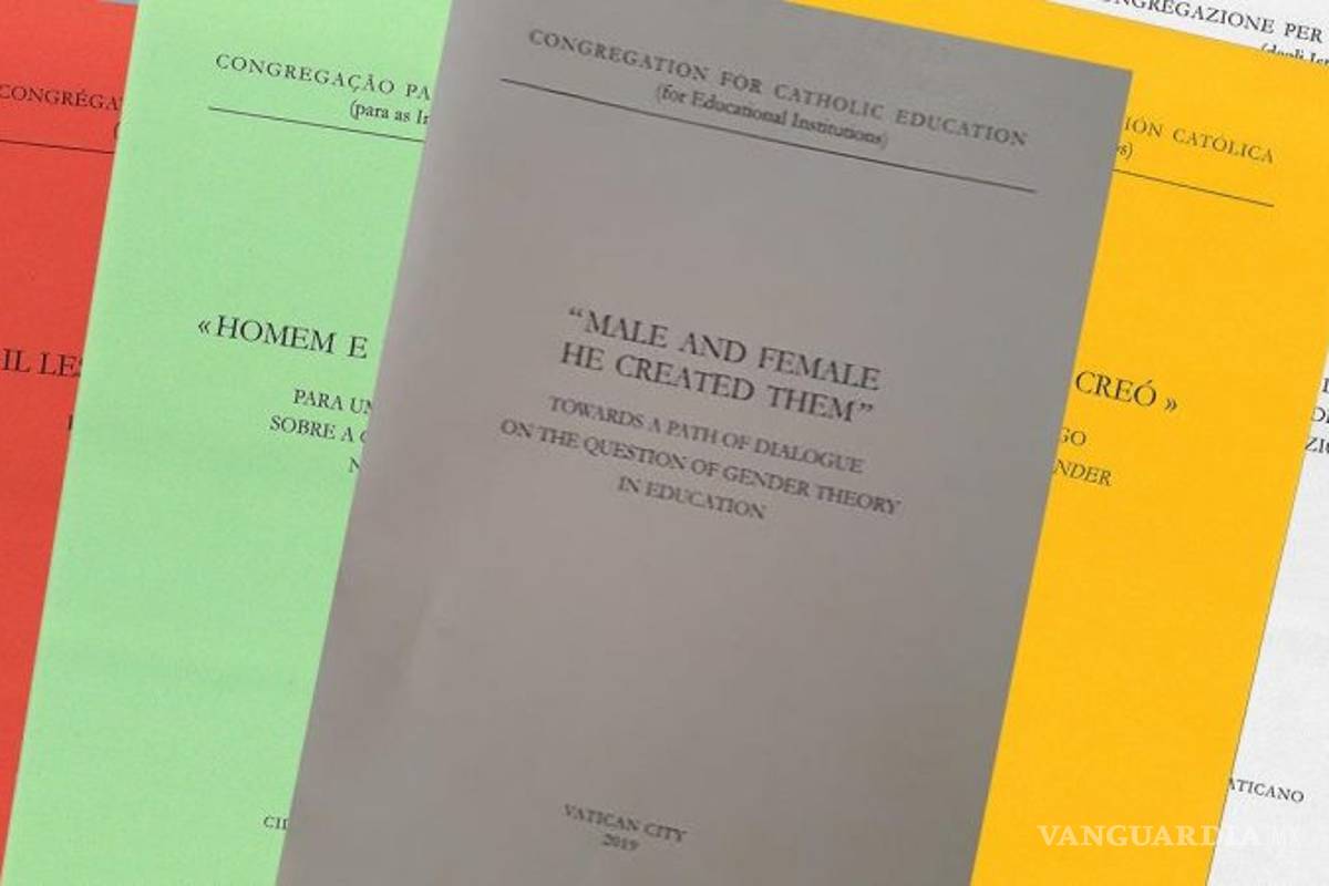 Papa dice 'no' a transgénero e intersexuales