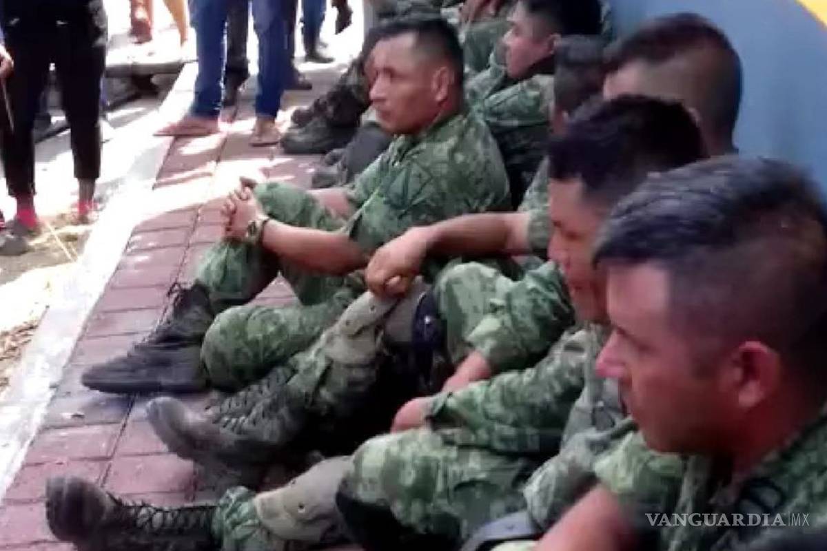 Chocan autodefensas de Michoacán por ataque contra Fuerzas Armadas
