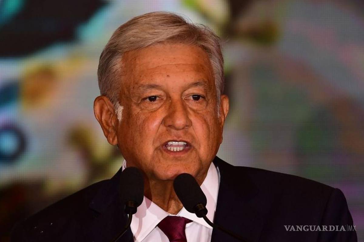 Las primeras acciones que promete AMLO: Mejorar pensiones, dar becas y reducir salario de altos funcionarios