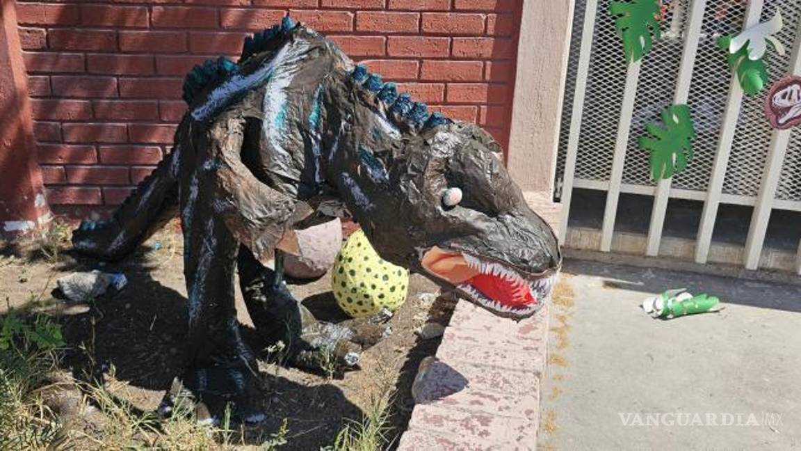 $!Figuras de dinosaurios acompañaron a los pequeños en cada rincón del festejo.
