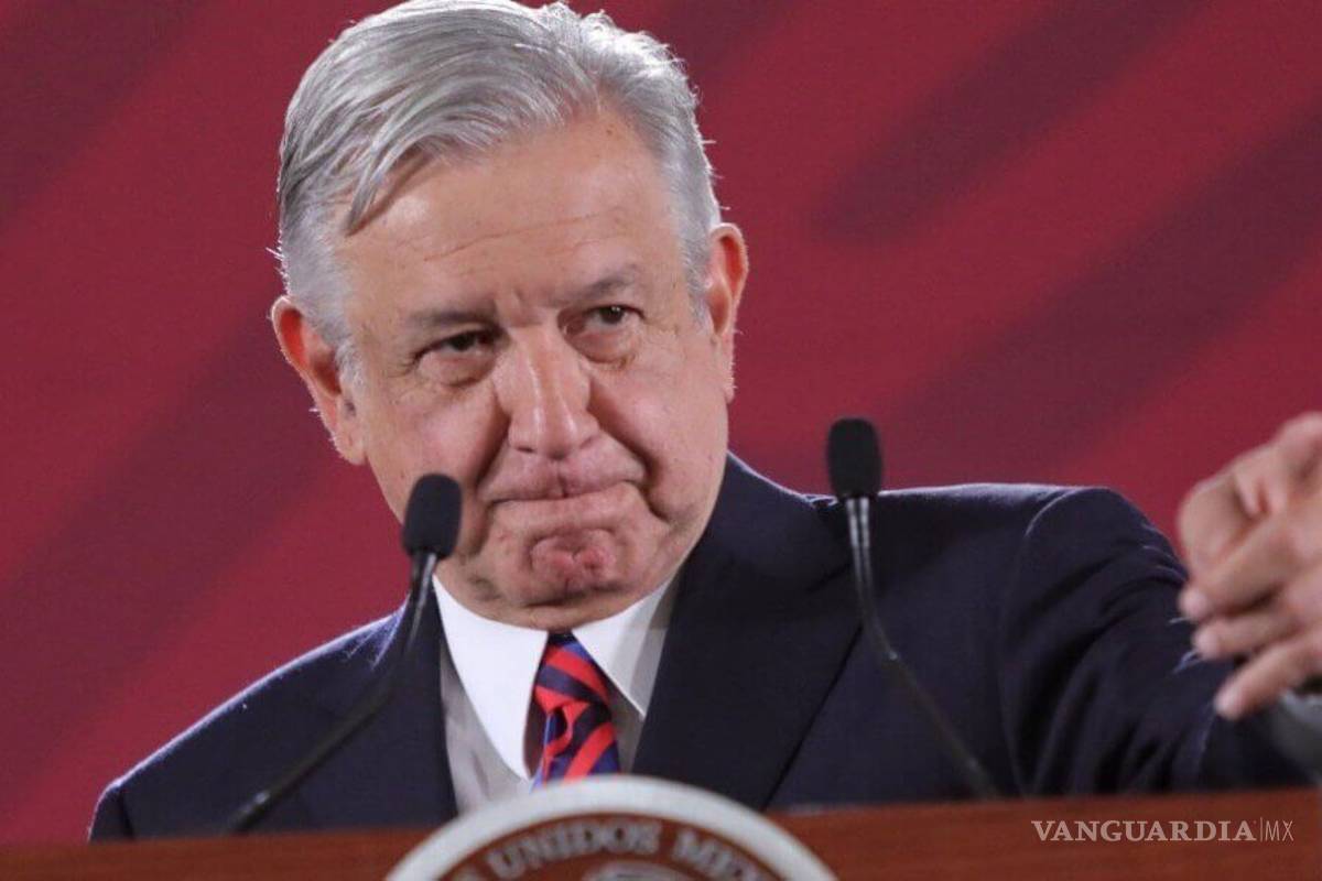 'No soy un cobarde'... AMLO minimiza amenazas en su contra de cuentas oficiales hackeadas (En Vivo)