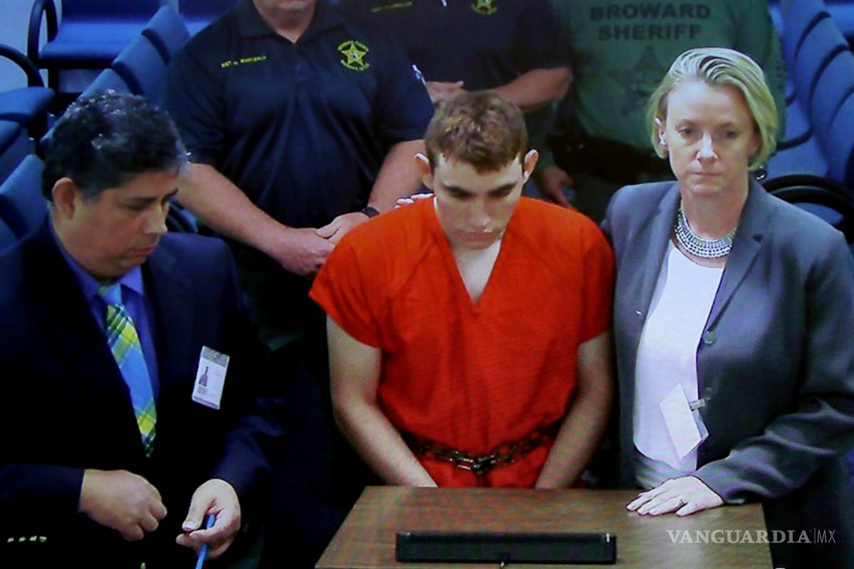 Circula video de autor de masacre de Florida practicando su tiro