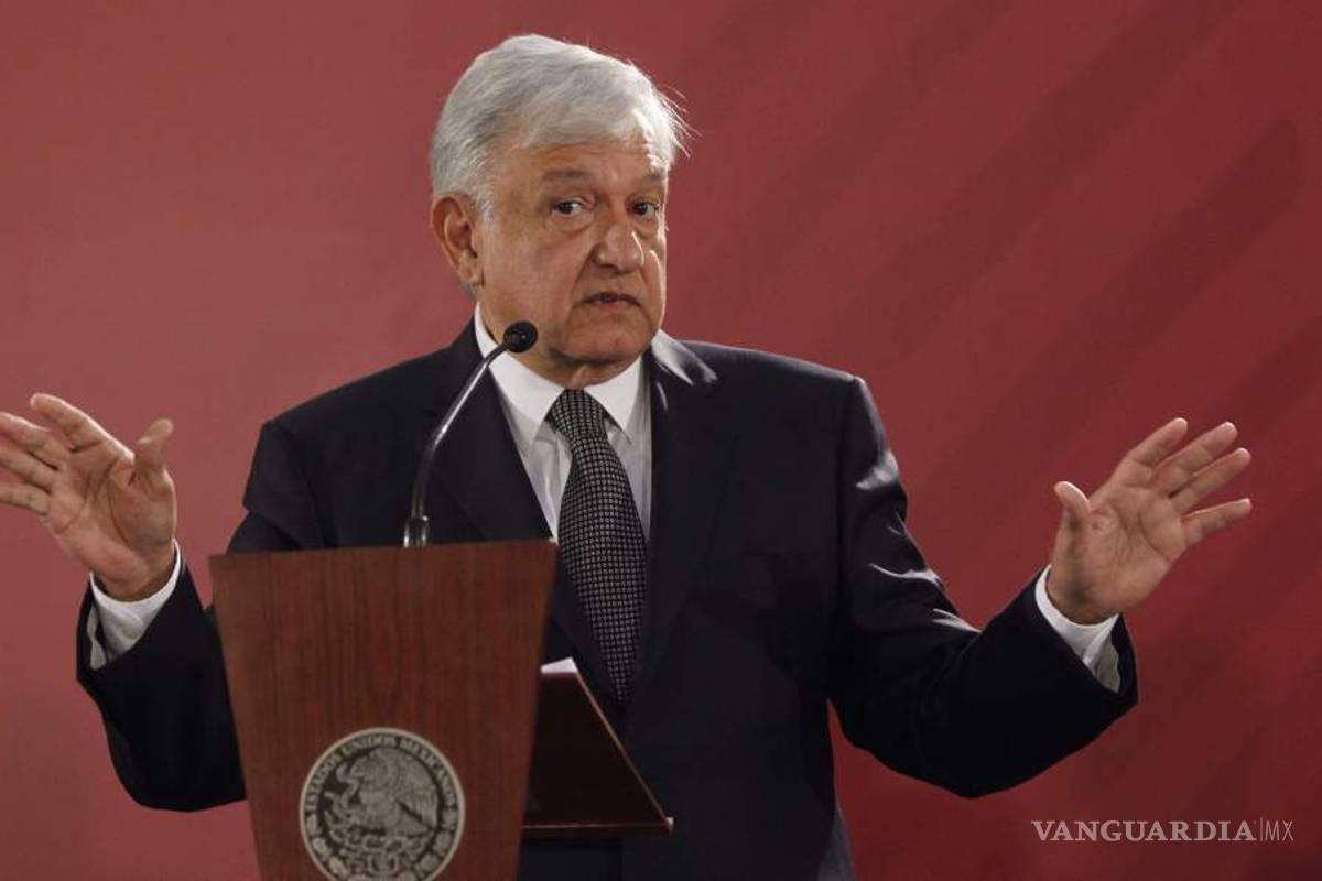 AMLO responde al periódico Reforma; asegura que su Gobierno no persigue a nadie y respeta la libertad de expresión