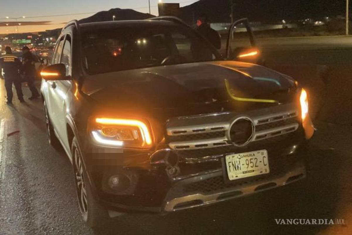 $!La circulación hacia el centro de Saltillo se vio interrumpida debido al accidente, con varios vehículos detenidos.