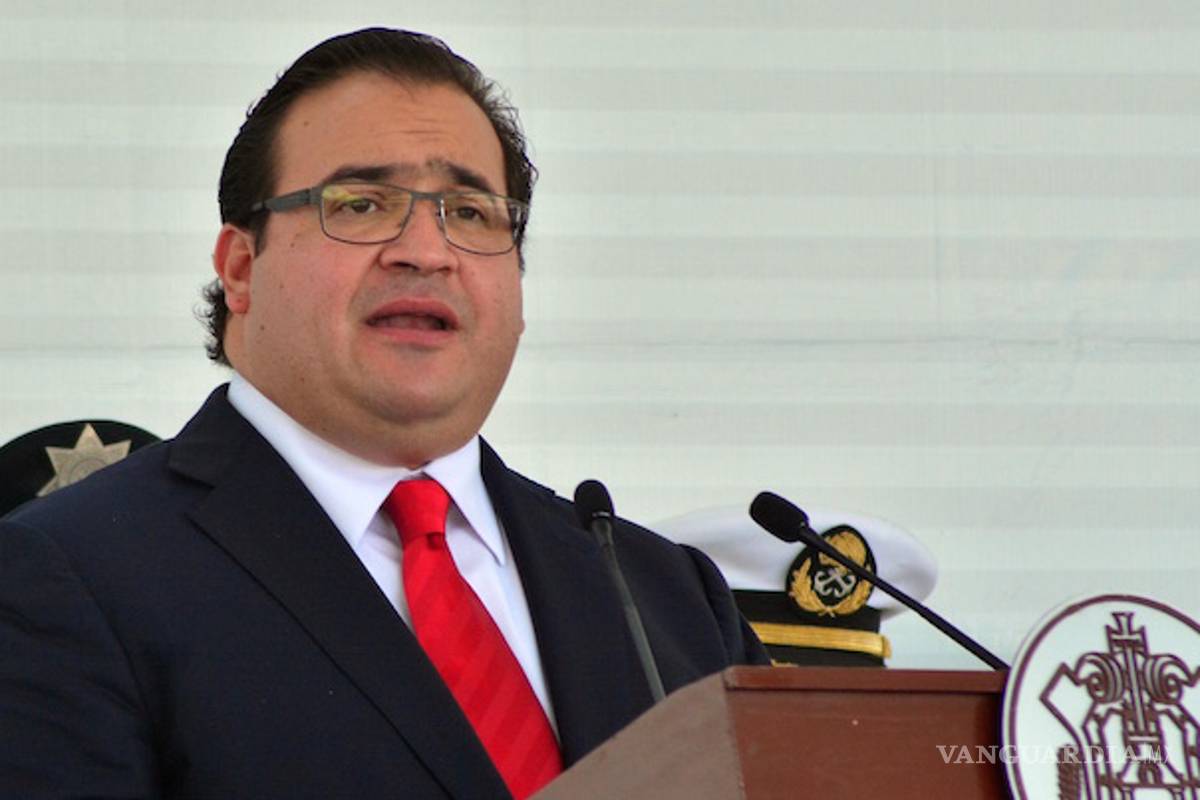 Detienen a hombre con pasaporte falso que tenía foto de Duarte