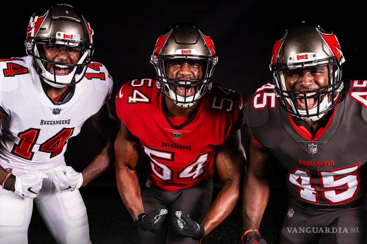 Los Buccaneers estrenan uniformes