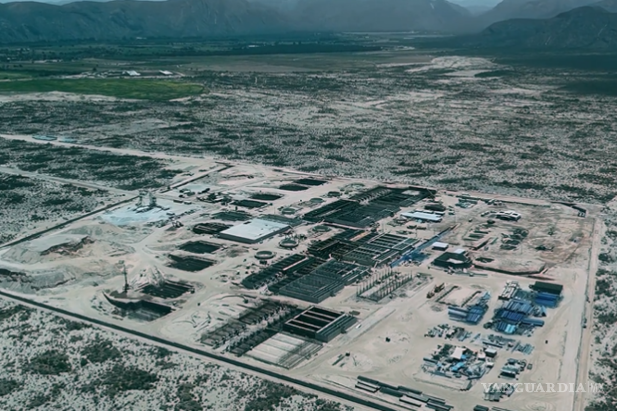 Llega AMLO por vía aérea a la Potabilizadora de Lerdo; revisa proyecto ASL