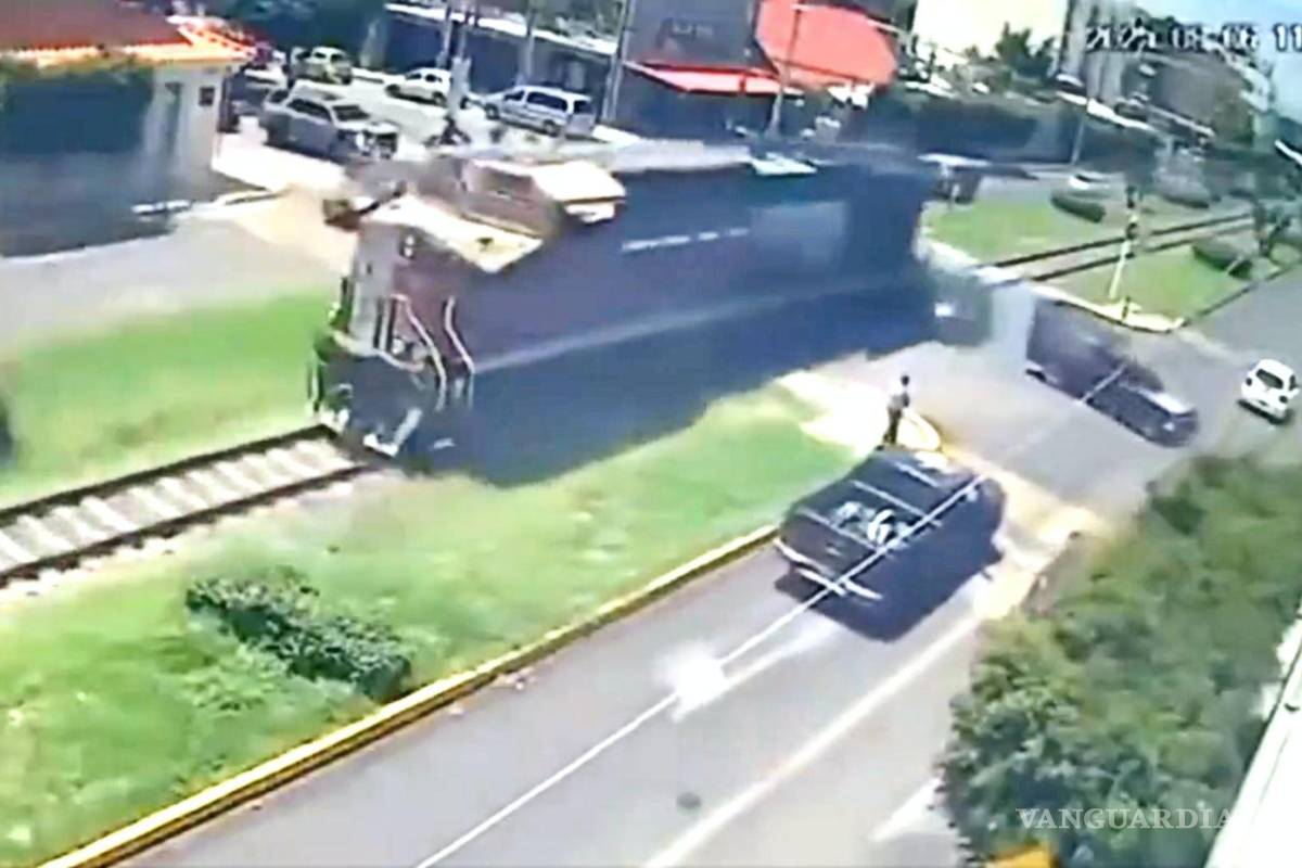 Retienen tren de Ferromex con gasolina y generan riesgo, tras un accidente en Irapuato