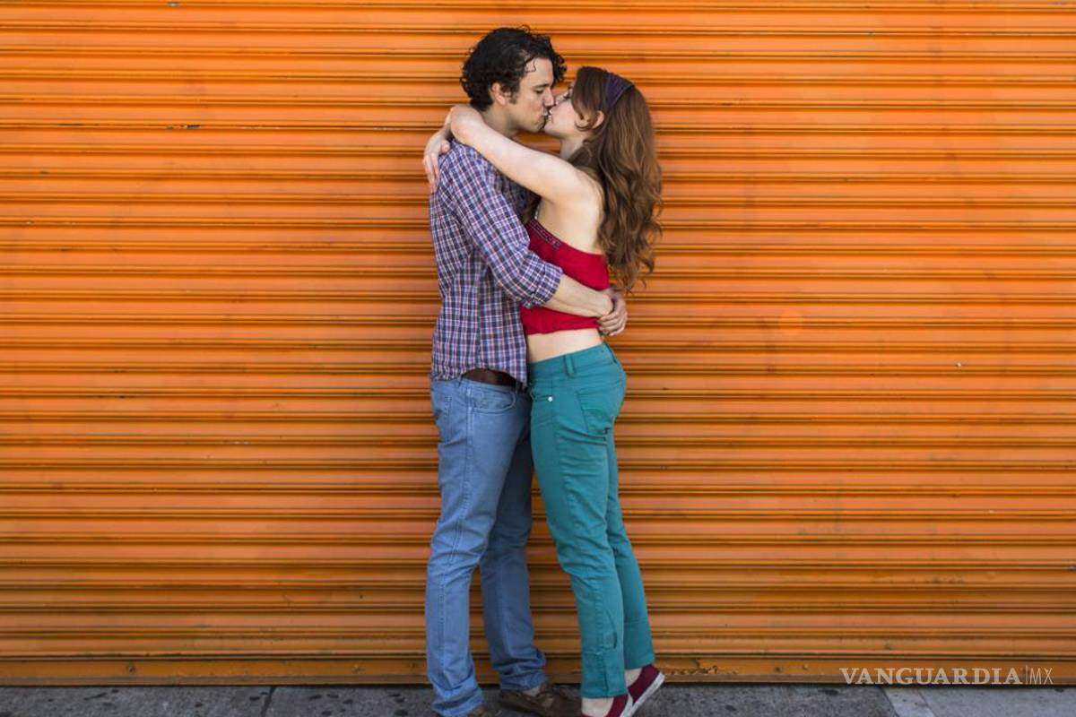 Con un beso das afecto, y también enfermedades