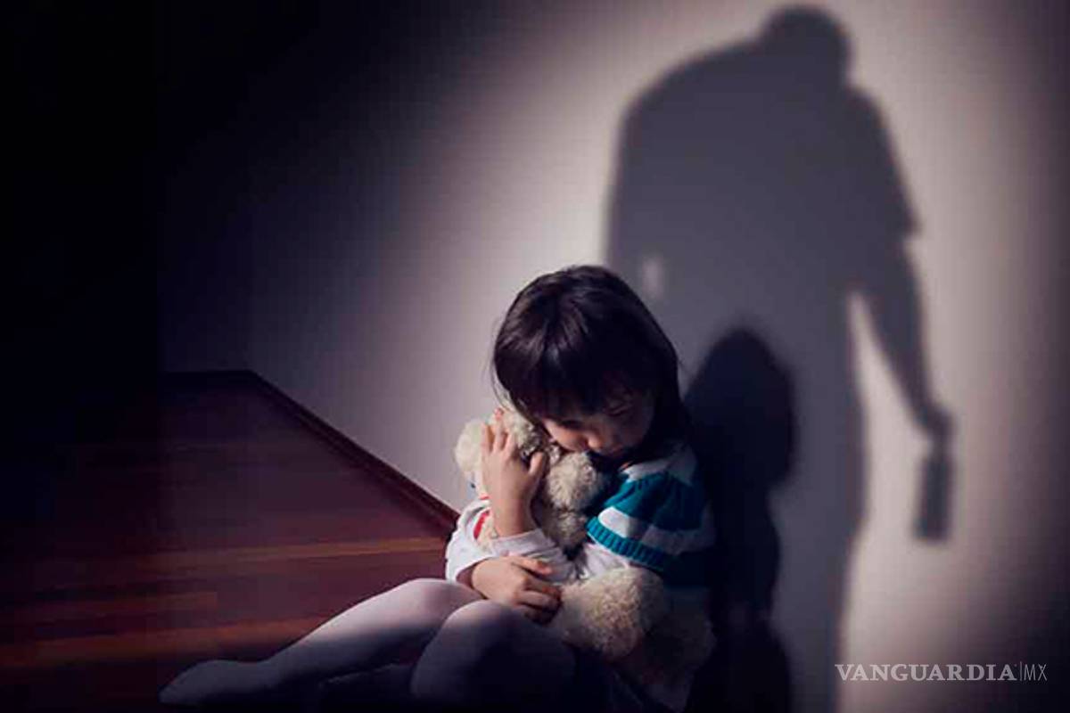 Detienen a mujer acusada de abuso sexual contra sus hijos en Saltillo