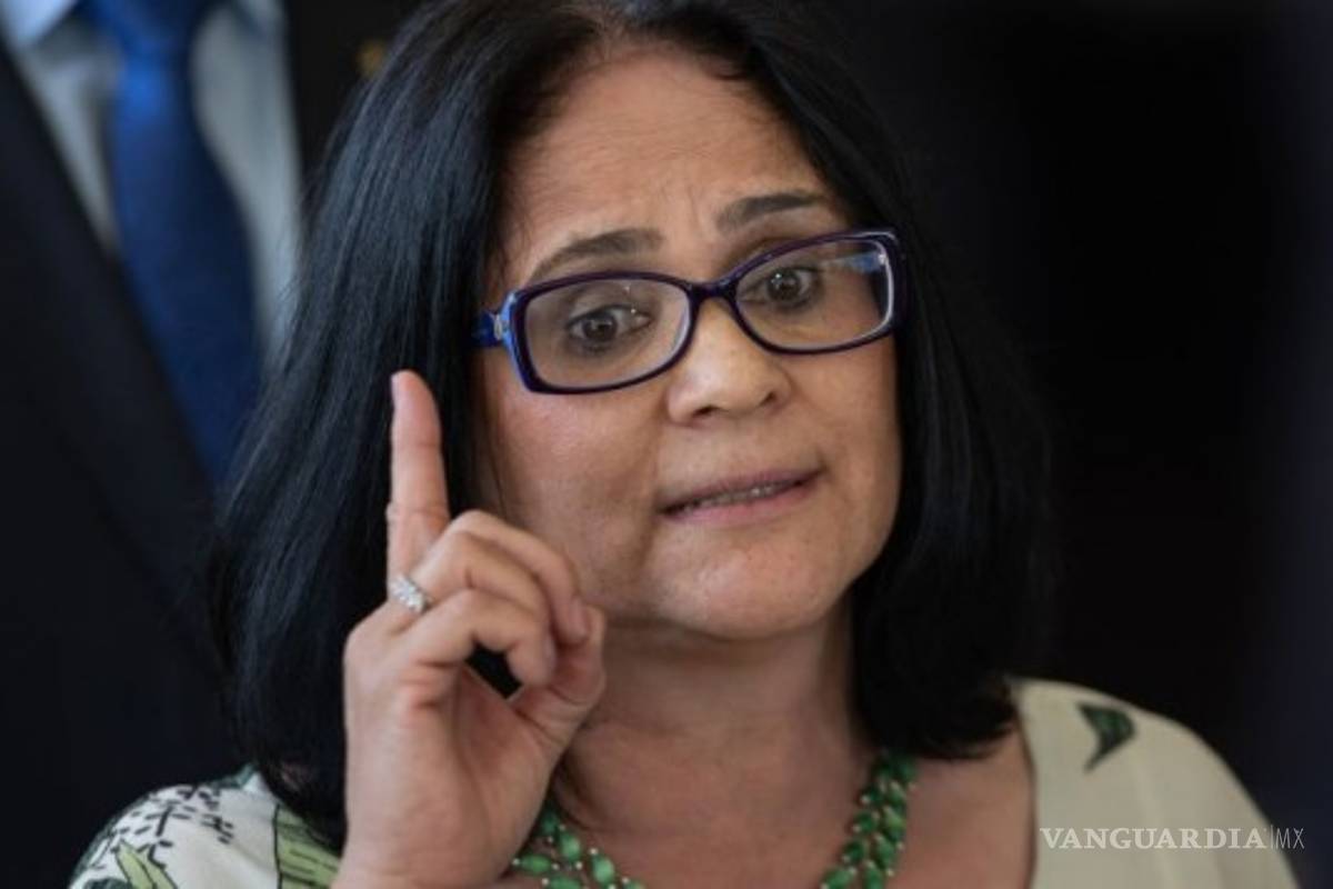 Que 'niñas vistan de rosa y niños de azul', sugiere Ministra de Derechos Humanos de Brasil