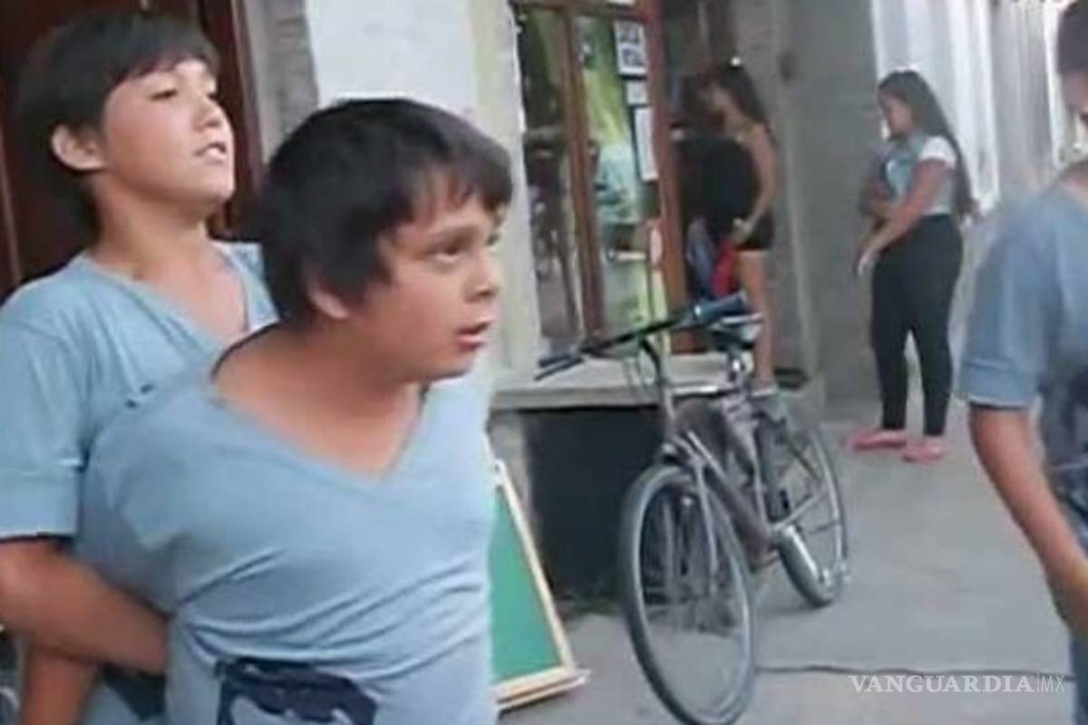 El origen del meme de moda “suéltame que lo mato”