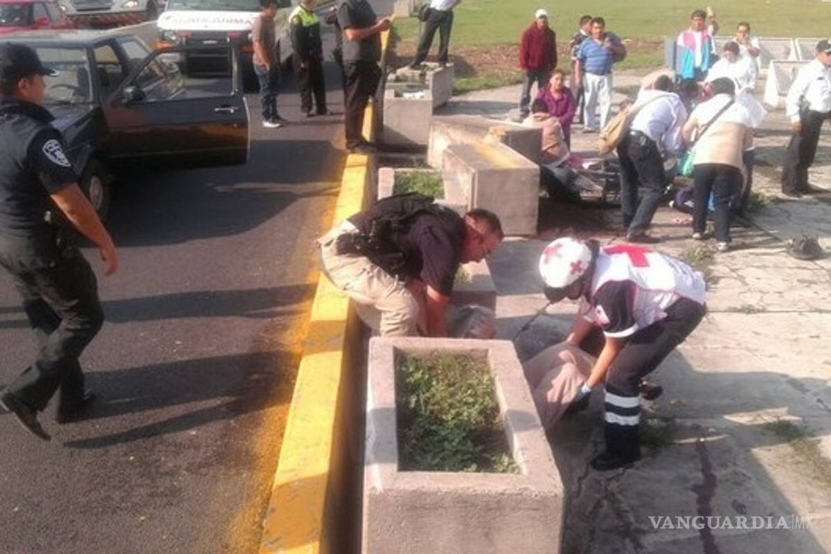 Arrolla auto a vecinos en Naucalpan; un muerto y al menos 10 heridos